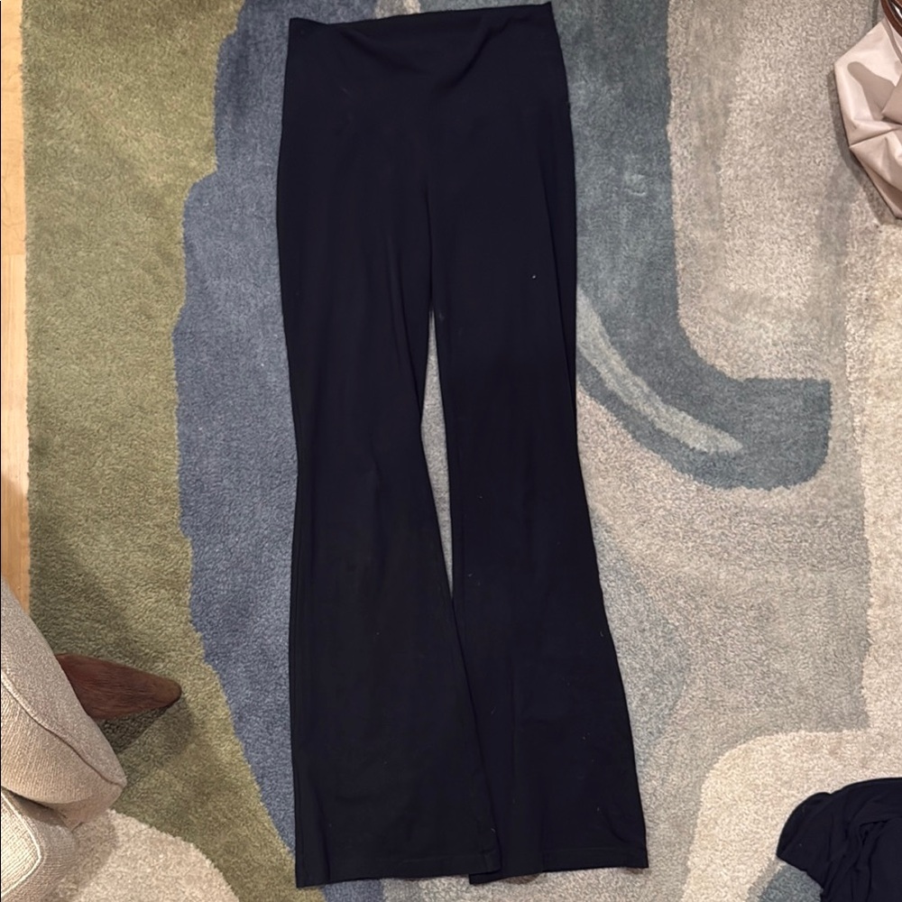 Aritzia TNA Black flare leggings